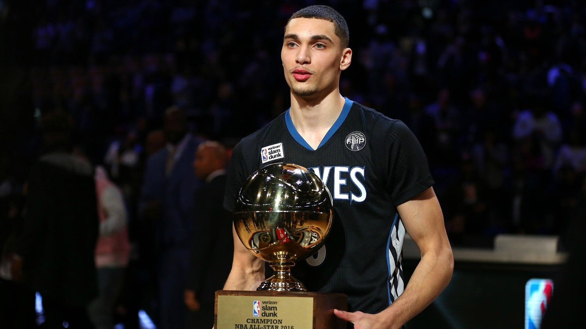 乒乓球技巧挑战赛成短视频热点话题,乒乓球比赛视频解说