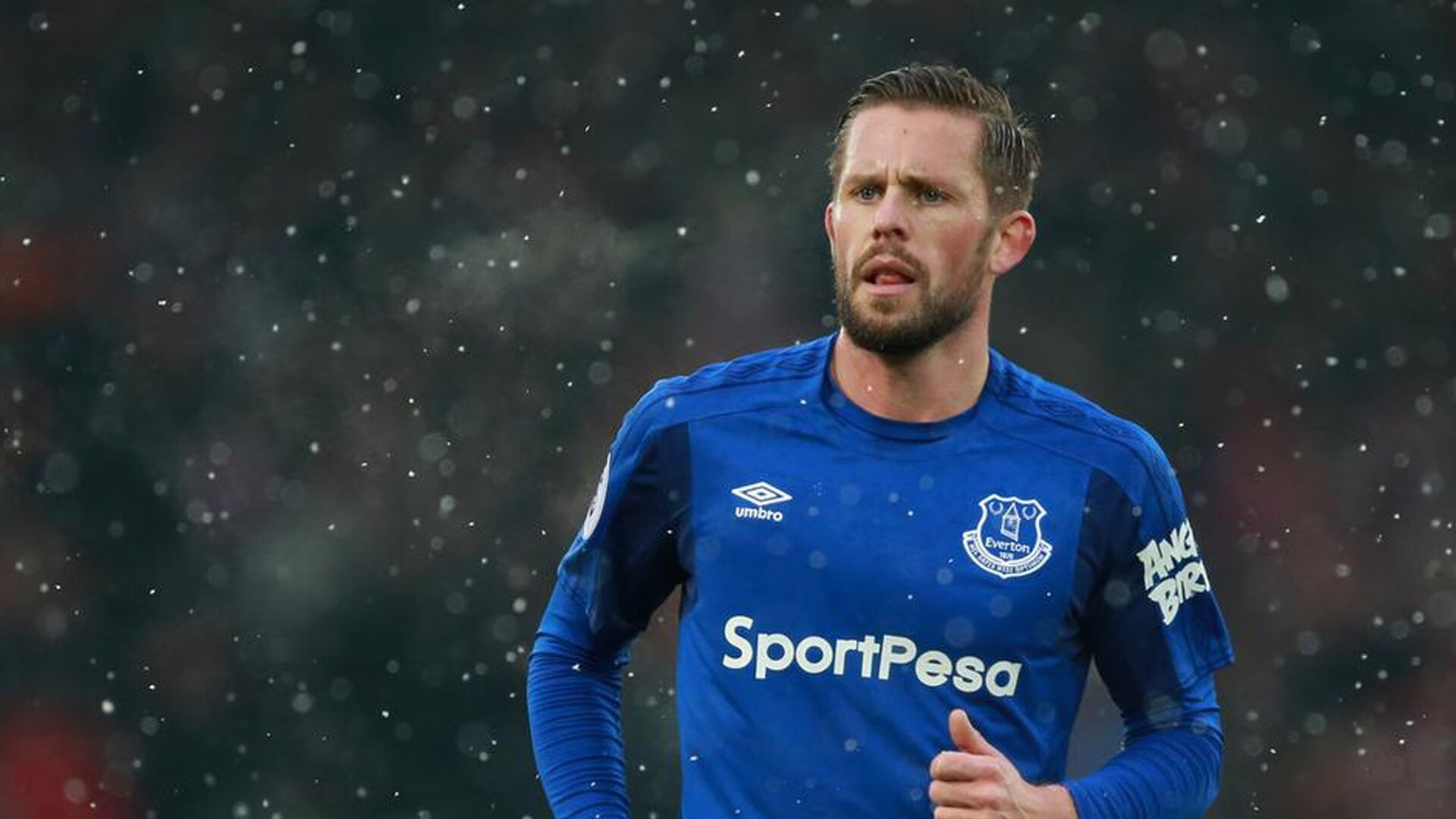 雷恩三中卫结构稳定保障后场安全,雷恩是谁